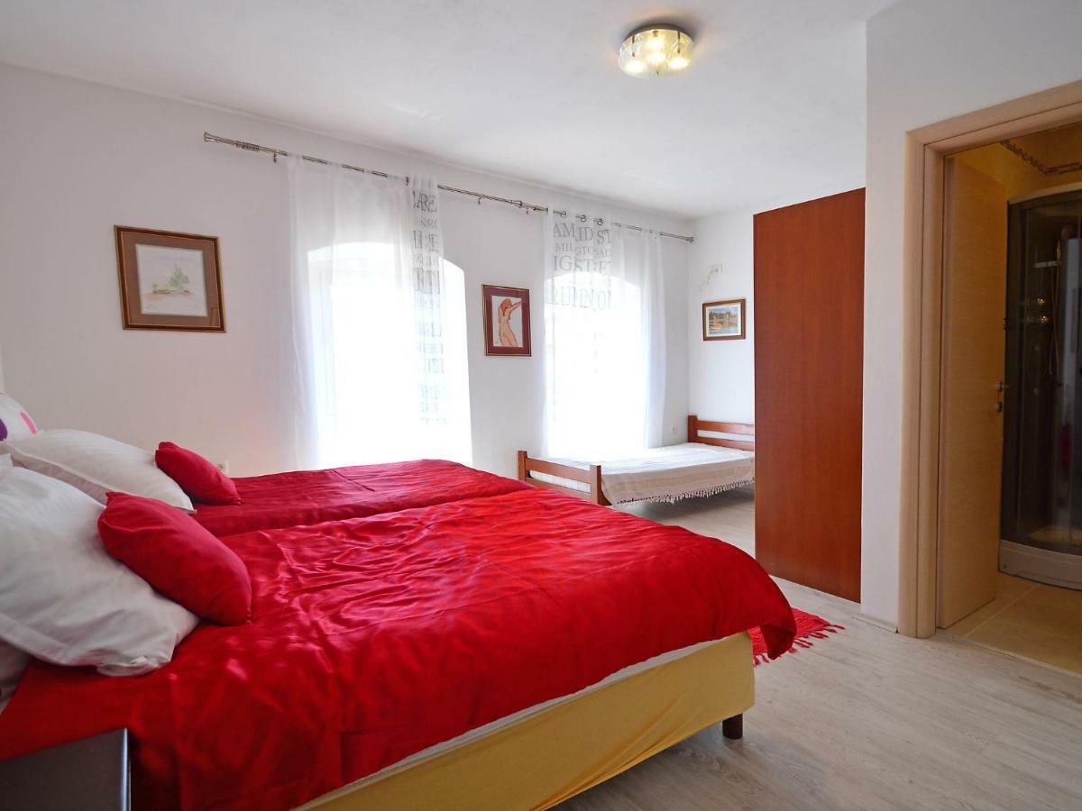 Apartment Andrea By Interhome